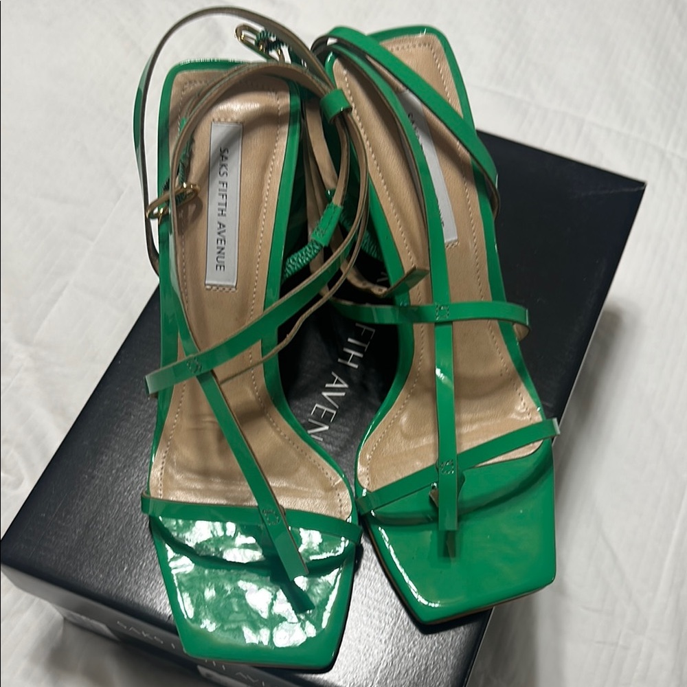 Saks Fifth Avenue Green Strappy Women's Shoes come with the original box.
